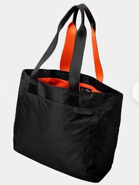 NWT ALPAKA ELEMENTS TOTE in Black Knight